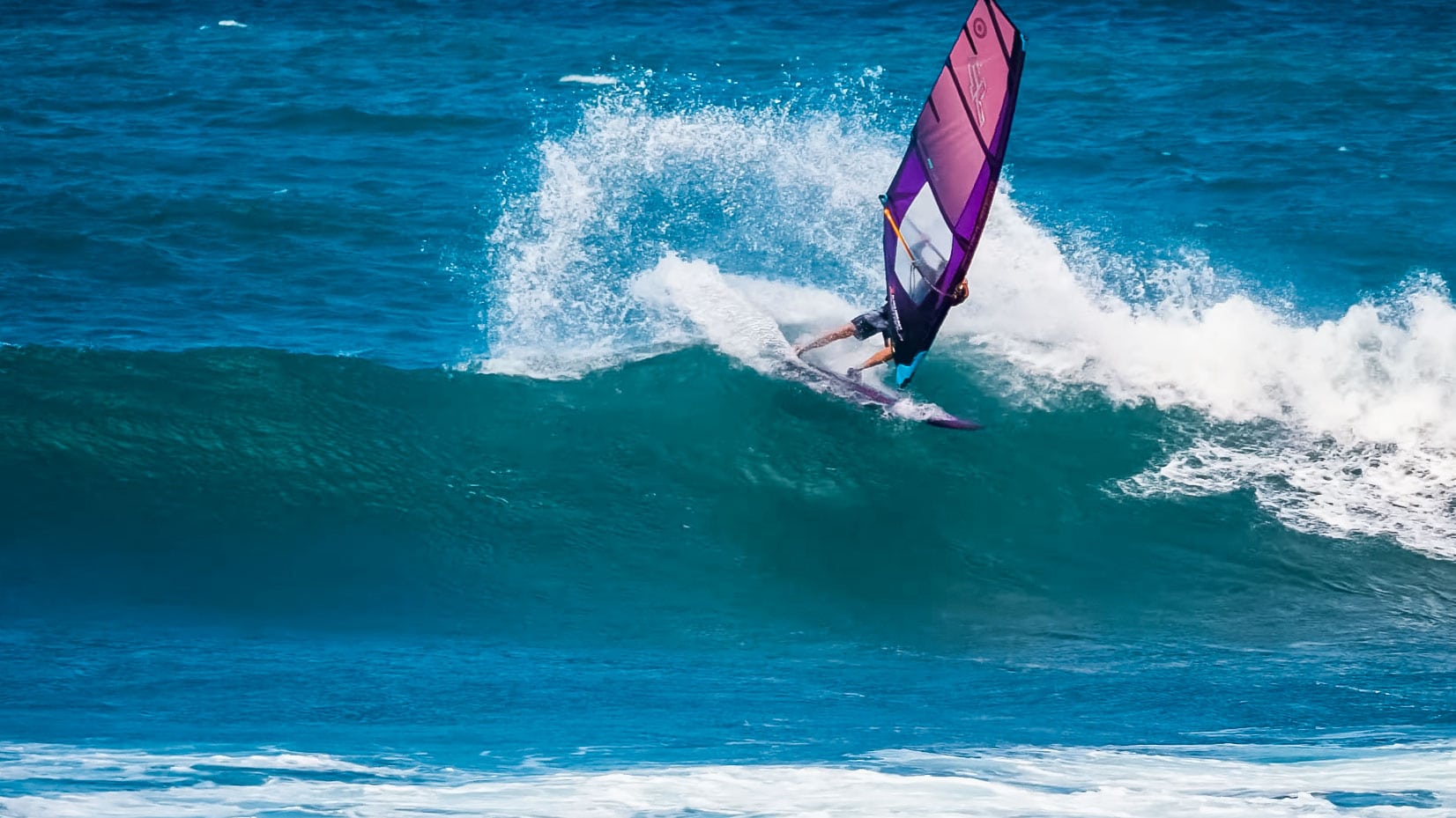 Morgan Noireaux does a windsurfing cutback at Hookipa2024. This is the featured image of the video.